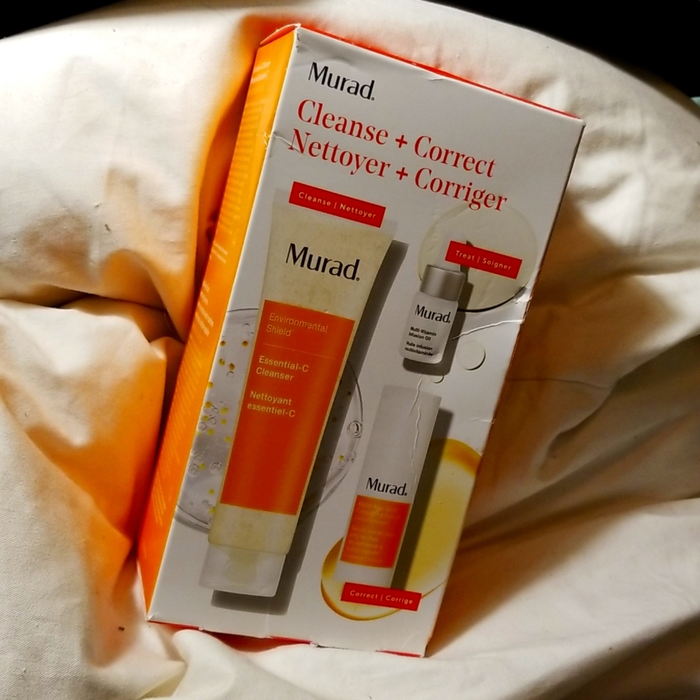 Murad CLEANSE + CORRECT 3 piece set New in Box Essential C Cleanser + Serum+ oil